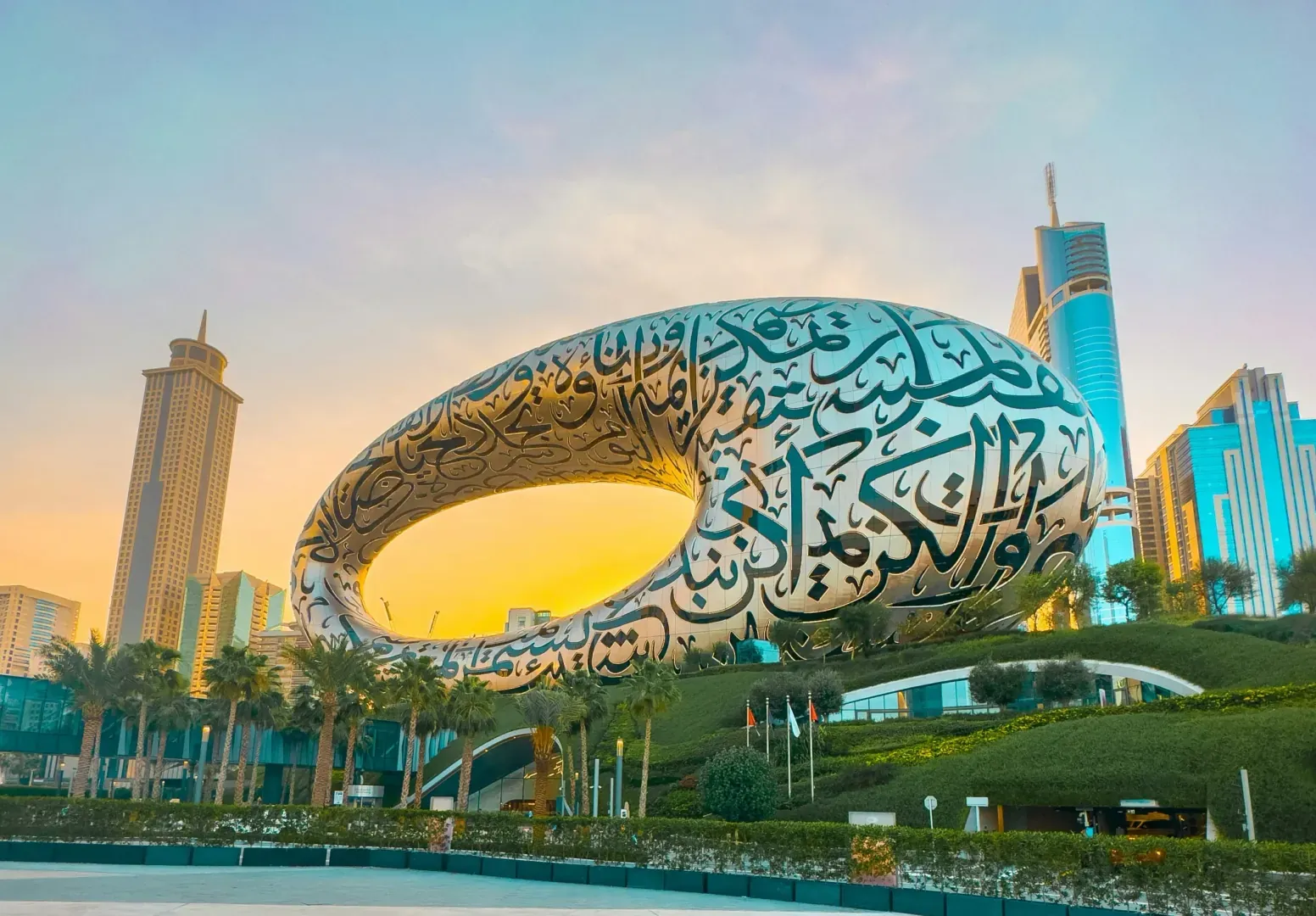 Top 10 Must-See Attractions in Dubai | Best Sightseeing Spots for Travelers